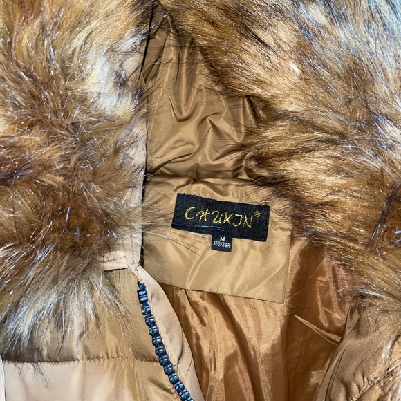 SUMMER SALE 💐🎉 Brown Coat with Fur - Picture 7 of 9